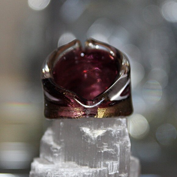 Golden Glass Ring - Picture 4 of 4